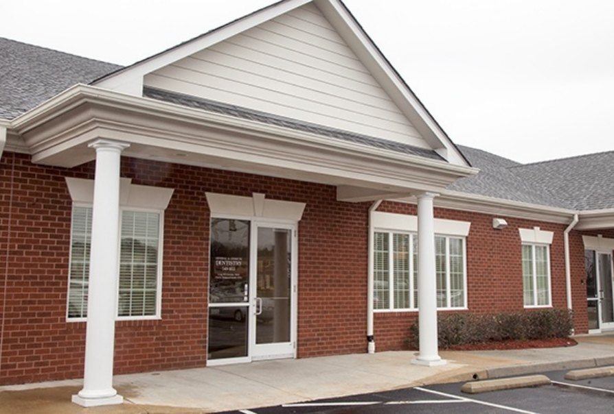 Outisde view of Chesapeake Virginia dental office building